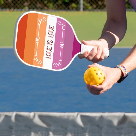Liefde is Liefde Pride Maand Pickleball Paddle (Insitu)