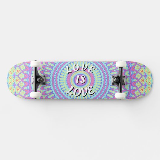 Liefde Is Liefde Pride Skateboard (Horizontaal)