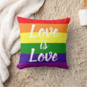 Liefde is Liefde Script Regenboog Streep Pride Kussen (Deken)