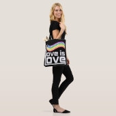 Liefde is liefde tote bag (Op model)