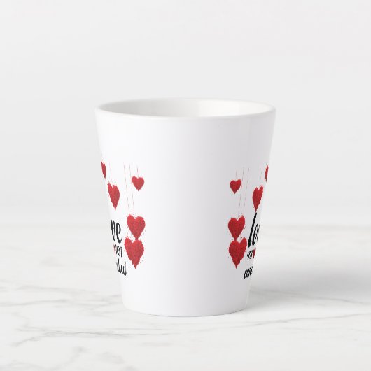 Liefde is niet geannuleerd latte mok (Voorkant)