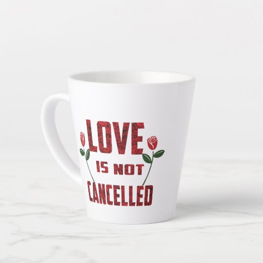 Liefde is niet geannuleerd latte mok (Linkerhoek)