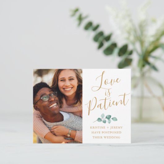 Liefde is Patient Gold Script Photo Save Our Date Aankondigingskaart (Staand voorkant)