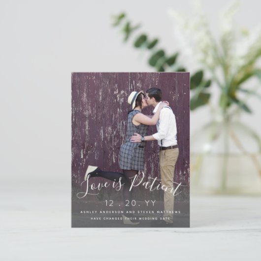 Liefde is patiëntenscript foto bruiloft uitgesteld briefkaart (Staand voorkant)