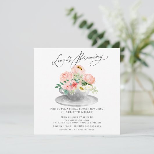 Liefde is roze Floral Bridal Tea Shower Invi Kaart (Staand voorkant)