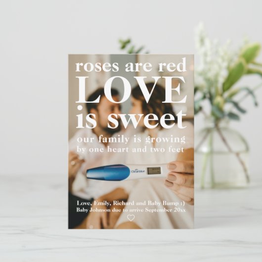 Liefde is Valentijnse Zwangerschap Zwangerschap Ma Aankondiging (Staand voorkant)