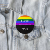 Liefde is veel dan Hate Gay Pride Equality Ronde Button 7,6 Cm (In situ)