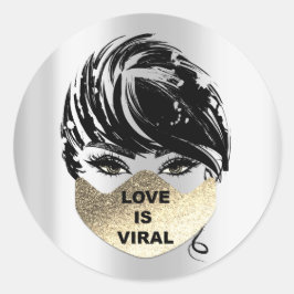 Liefde is viraal meisje coronavirus gouden mondkap ronde sticker