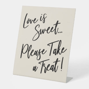 Liefde is zoet, neem een traktatie! Crème Reclamebord Met Voetstuk