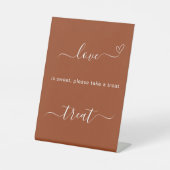 Liefde is zoet verbrand sinaasappel bruiloft trakt reclamebord met voetstuk (Voorkant)