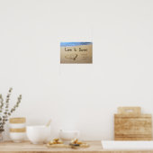 Liefde is zoete strandbruiloft initials in zand ha poster (Keuken)