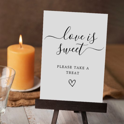 Liefde is zoete tekenbare minimalistische bruiloft kaart