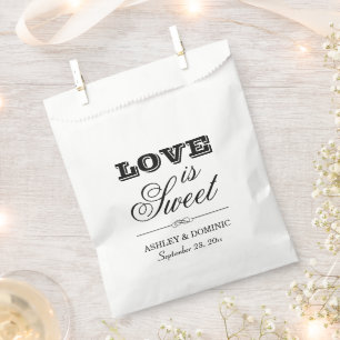 Liefde is Zoete Vetgedrukte Zwarte Script Bruiloft Bedankzakje