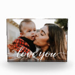 Liefde je aangepaste foto in script<br><div class="desc">Gebruikend een mooi en modern manuscript voor de woorden "van de liefde u", kan dit blok van de douanefoto gemakkelijk met uw eigen favoriete afbeelding worden gepersonaliseerd. Een elegant ontwerp om te koesteren en te tonen, een moderne optie van het lijst van de foto. Een cadeau dat goed ontvangen moet...</div>