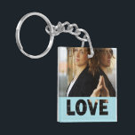 Liefde knipt naar blauw Gepersonaliseerd foto Sleutelhanger<br><div class="desc">Blauwe kleur liefde uitgesneden vierkante vorm acryl foto sleutelhanger. Dubbelzijdige foto sleutelhanger sjabloon, door red_dress, met uitgesneden tekst "Love", op een blauwe achtergrond en fotohouder voor twee afbeeldingen. Voeg eenvoudig een afbeelding toe aan de voor- en achterkant van tweezijdige sleutelhangers of kies de eenzijdige versie met vierkante sleutelhanger en creëer...</div>