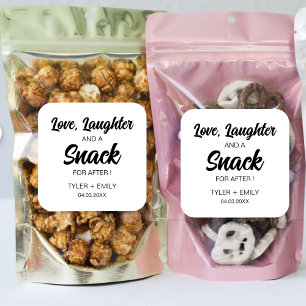 Liefde lachen en een snack voor na bruiloft vierkante sticker