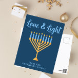 Liefde & Licht Custom Blauw Goud Chanoeka Menorah Briefkaart<br><div class="desc">Schattigee aangepaste Liefde en Licht Chanoeka briefkaart voor een joodse familie of een Chanoeka feest met een synagoge. Personaliseer deze  briefkaarten met je eigen achternaam of groepsinformatie in het blauw onder de  gouden menora.</div>