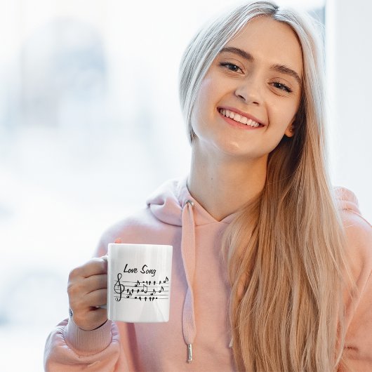 Liefde liedjes, vogels tussen muzikale noten koffiemok