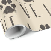 Liefde met het Brown Grunge Pet Paw Print Pattern Cadeaupapier (Rol Hoek)