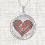 Liefde & Naam op Plaid Tartan Hart, Sterling Zilver Vergulden Ketting<br><div class="desc">Hartvormig Royal Stewart Tartan plaid patroon met "liefde" in script, versiert deze Sterling Silver plated .75" ketting charme. De achtergrond en het woord "liefde" is een platina kleur. De naam is grijs en de tekst is klein. De naam kan worden gewijzigd of verwijderd met behulp van de Sjabloon. De 18"...</div>
