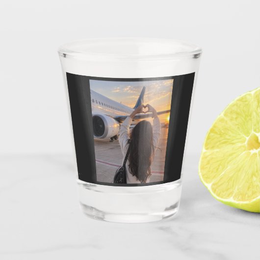 Liefde Neemt Vleugels Shot Glas (Voorkant)