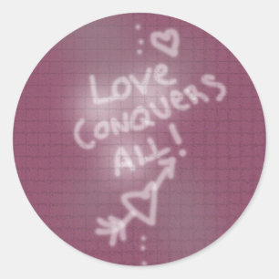 Liefde overwint alle graffiti op roze bakstenen mu ronde sticker