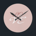 Liefde Roos Gouden Kleur Kalligrafie Script Ronde Klok<br><div class="desc">U kunt de doopvonten en de kleuren gemakkelijk veranderen. U kunt uw logo en achtergrondafbeelding ook toevoegen zoals u wilt.</div>