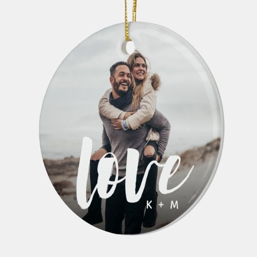 Liefde Script Overlay Persoonlijke paren Foto Keramisch Ornament (Links)