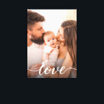 Liefde Script Persoonlijke familiefoto Canvas Afdruk<br><div class="desc">Met behulp van een mooi en modern script voor het woord "Love",  kan deze familiefoto gemakkelijk worden gepersonaliseerd met uw eigen favoriete familiefoto. Een elegant,  met foto omwikkeld canvas om gekoesterd en weergegeven te worden.</div>