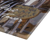 Liefde sloten en Eiffeltoren. Parijs. Frankrijk. Snijplank (Hoek)