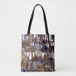 Liefde sloten en Eiffeltoren. Parijs. Frankrijk. Tote Bag