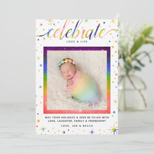 Liefde + Sneeuwvlokken vieren | Regenboog + LGBT Feestdagenkaart (Staand voorkant)