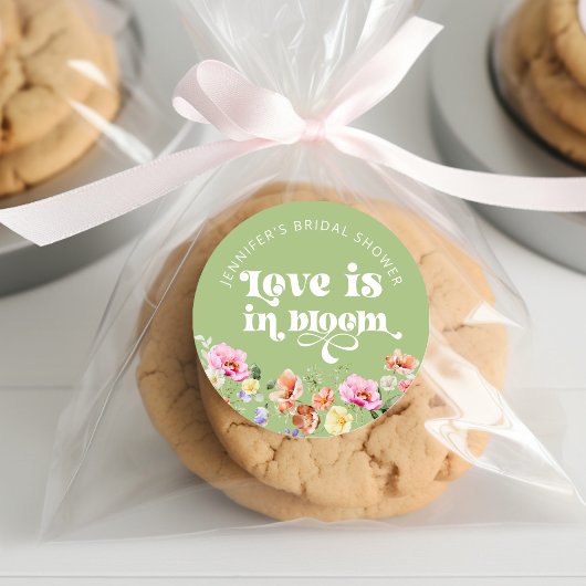 Liefde staat in bloei bruidsbruiloft wilde bloem ronde sticker