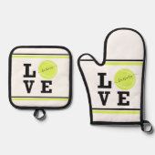 Liefde Tennisbal Gepersonaliseerde Naam Oven Mitt  Ovenwant & Pannenlap Set (Voorkant)