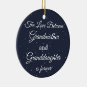 Liefde tussen grootmoeder kleindochter is voor alt keramisch ornament (Rechts)