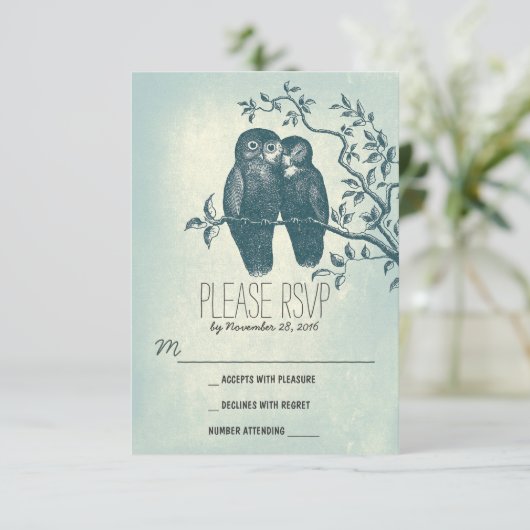 liefde uilen lieve en schattige bruiloft RSVP kaar (Staand voorkant)