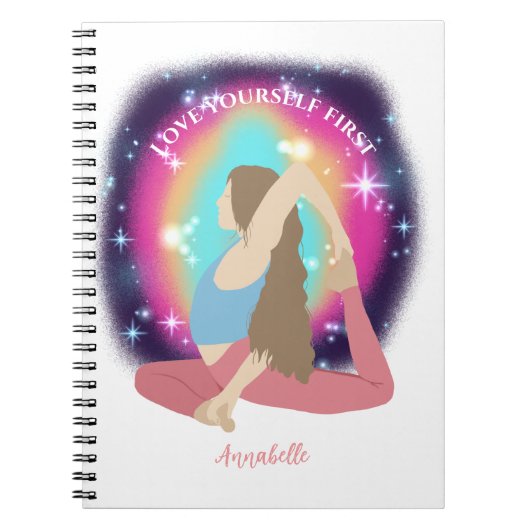 Liefde van je eerste vrouw Yoga Pose Monogram Notitieboek (Voorkant)