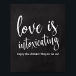 Liefde vergiftigt 8x10-borden met alkboard poster<br><div class="desc">Een elegant teken van de snijrandbruiloft,  kenmerkt de tekst "de Liefde is Intoxicating"in een geëxtrofieerde manuscriptdoopvont,  voegt de borsteltextuur een spontaan en playful gevoel toe. De achtergrondkleur kan aan uw behoeften en voorkeuren worden aangepast. Neem contact met mij op als u een speciaal verzoek hebt.</div>