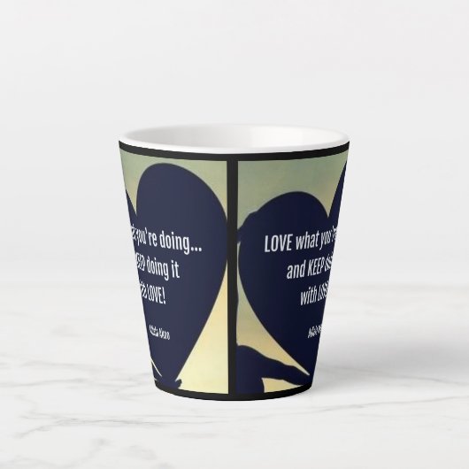 LIEFDE Wat je doet Latte Mok - Adiela Akoo (Voorkant)