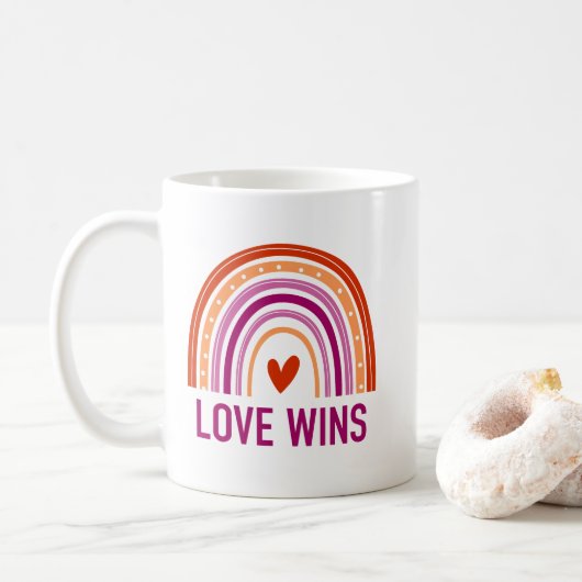 Liefde wint lesbische regenboog koffiemok (Met donut)