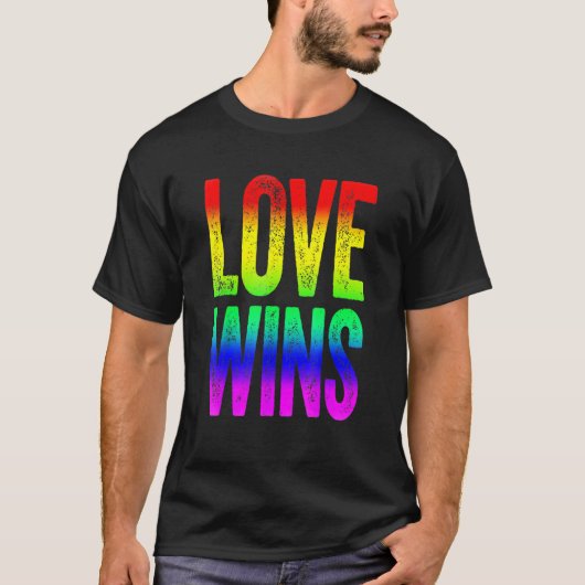 Liefde wint LGBT Pride T-shirt (Voorkant)