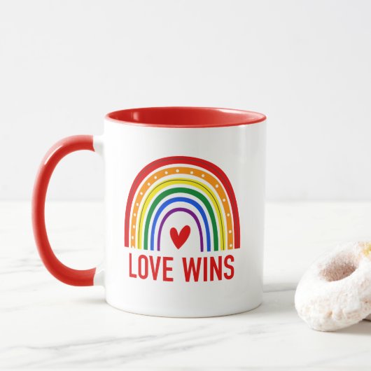 Liefde Wint Regenboog Mok (Met donut)