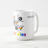 Liefde Wint Tic Tac Toe LGBT Aangepaste Datum & Na Koffiemok (Voorkant rechts)