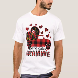Liefde Wordt genoemd Grammie Red Truck Gnome Valen T-shirt