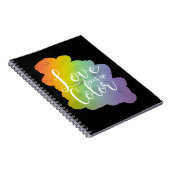 Liefde ziet geen kleuren citaat regenboog zwart notitieboek (Rechterzijde)