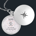 liefdesbijbelversie locket ketting<br><div class="desc">Liefde Bijbel Verse giften. Zwart-wit canvas met prachtige antiek handschrift-achtergrond,  met het bijbelse versum over liefde van Corinthians. Liefde beren,  gelooft,  hoop,  belandt alles. Liefde faalt nooit. Bekijk meer in onze winkel,  Christelijke offertes. Hieronder vindt u een link:</div>