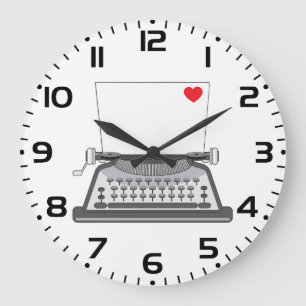 Liefdesbrief op vintage schrijfmachine grote klok
