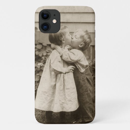  liefdesfoto van kinderen die zoenen in een tuin Case-Mate iPhone case (Achterkant)