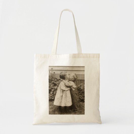  liefdesfoto van kinderen die zoenen in een tuin tote bag (Voorkant)