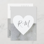 liefdeshart met initialen trouwbruid grijs aankondigingskaart (Voorkant / Achterkant)